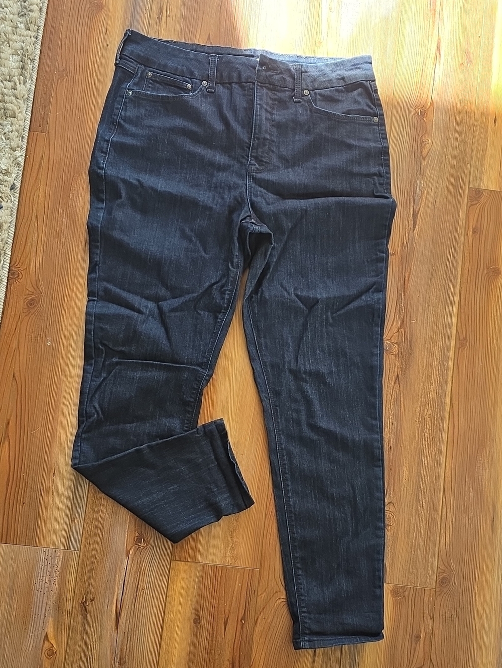 Seven7 Women's Skinny Jeans in Dark Blue Wash